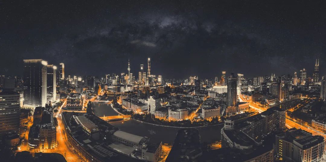 申城百年纺织厂变身M50创意园：苏州河畔工业遗存焕发艺术新生